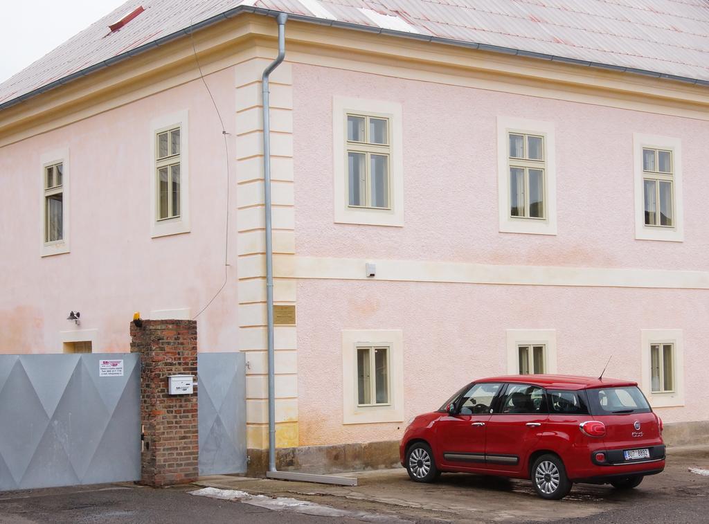 Apartmany U Komina Terezín Eksteriør bilde